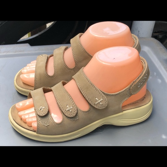 ecco sandals size 36